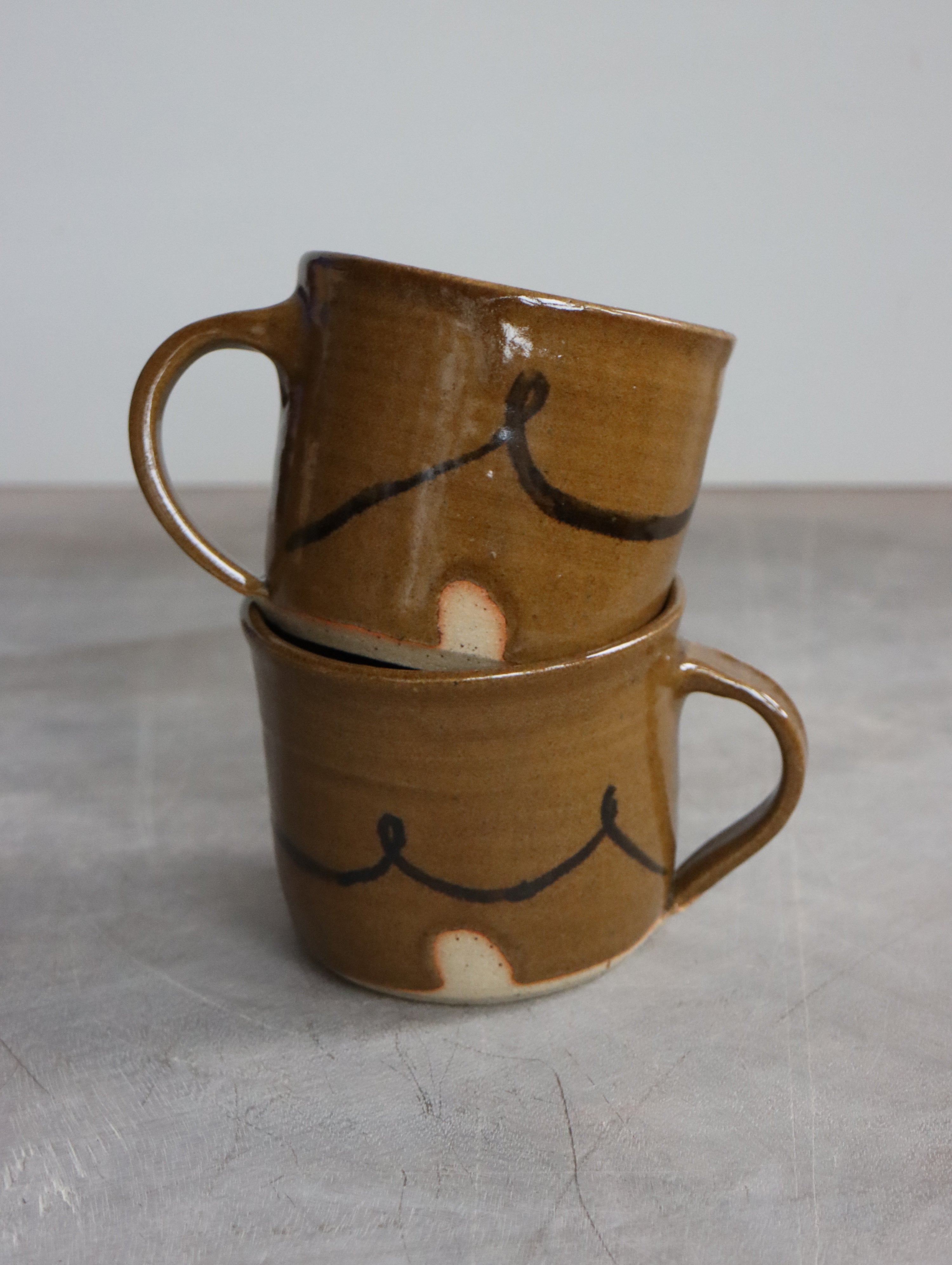 Mug in Umber and Oxide Loop (10oz)