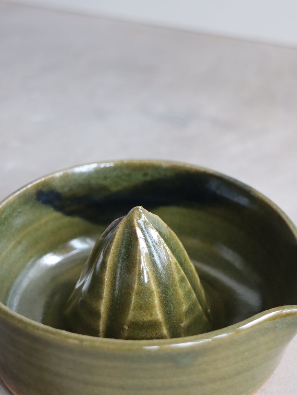 Lemon Squeezer in Moss and Oxide Brushwork