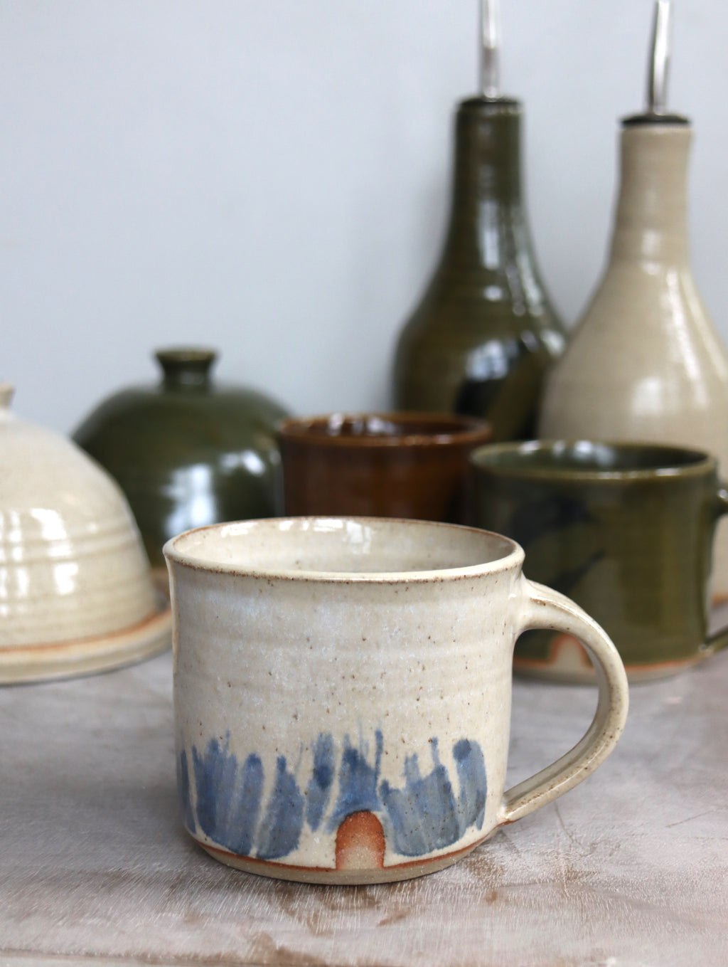 Mug in White Speckle and Blue Brushwork (10oz)