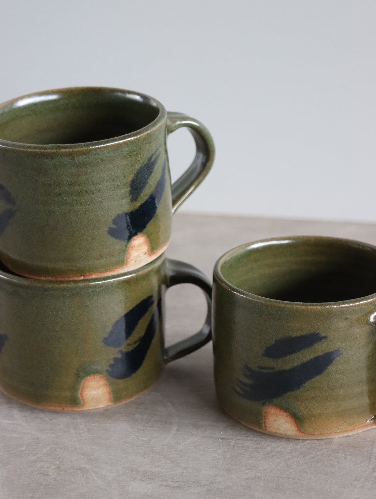 Coffee Cup in Moss and Oxide Brushwork (7oz)