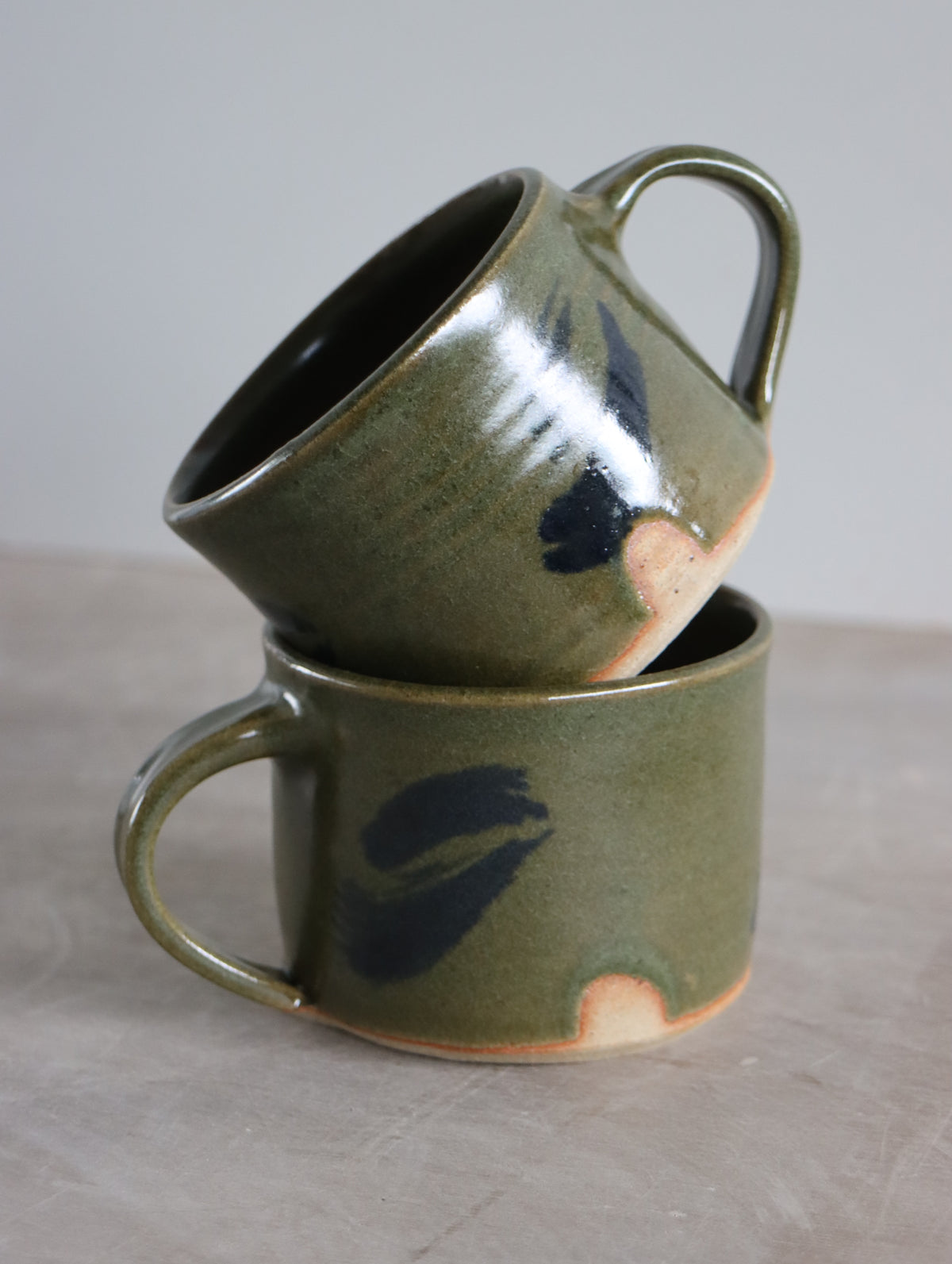 Coffee Cup in Moss and Oxide Brushwork (7oz)