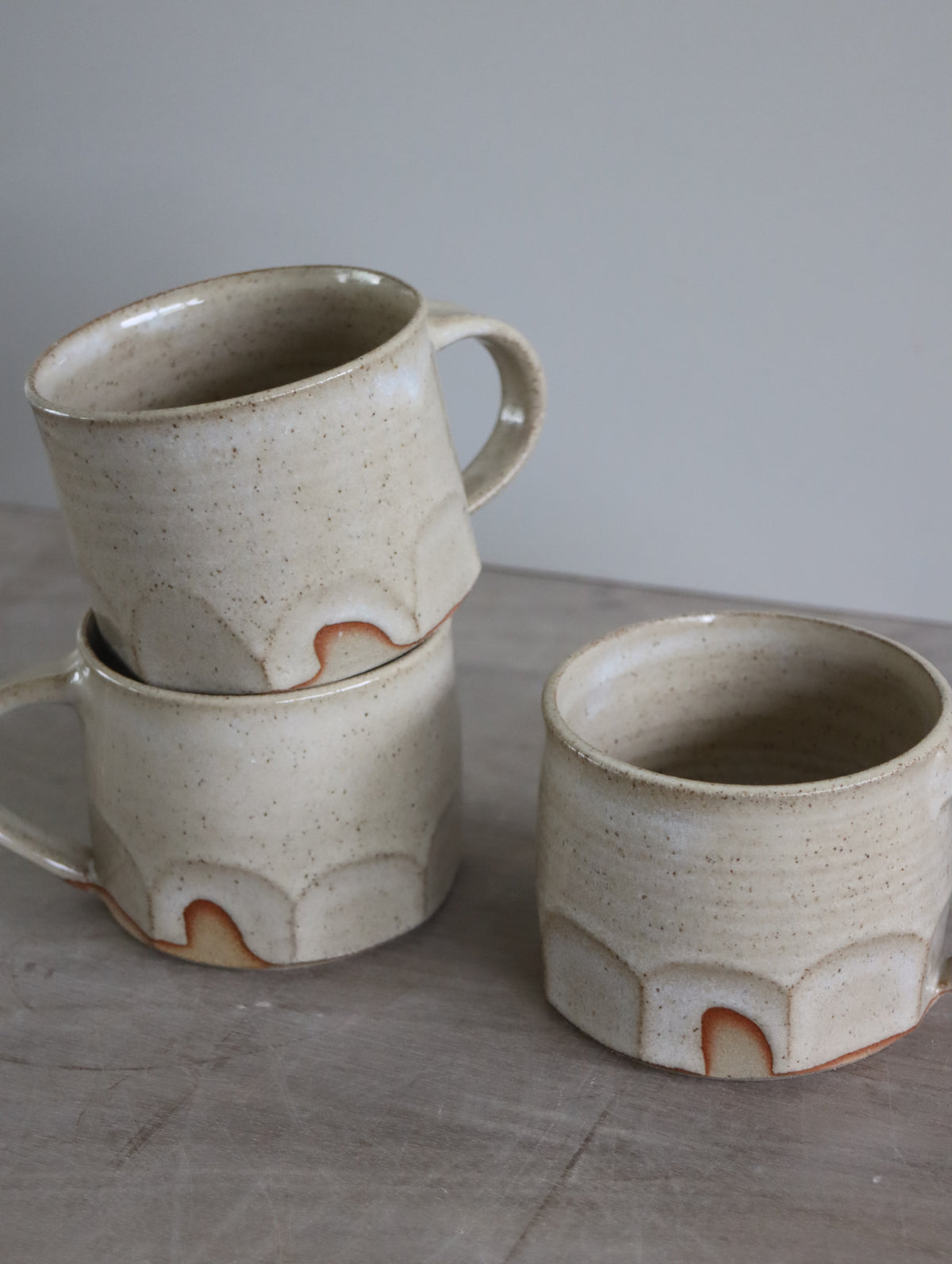 Faceted Mug in White Speckle (10oz)