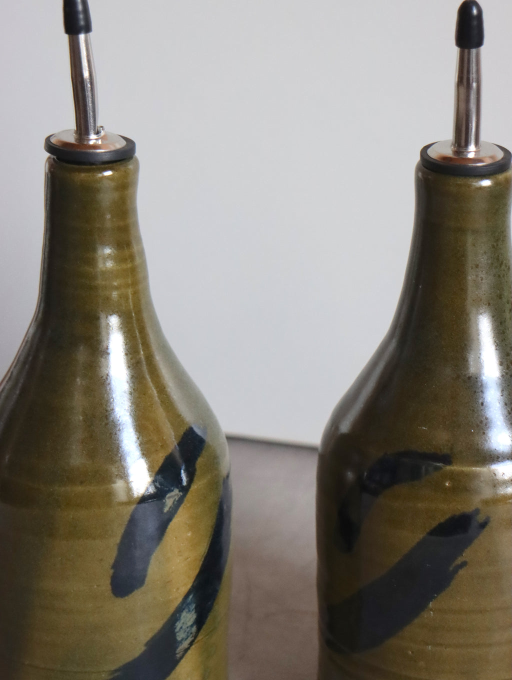 Large Oil Pourer in Moss and Oxide Brushwork