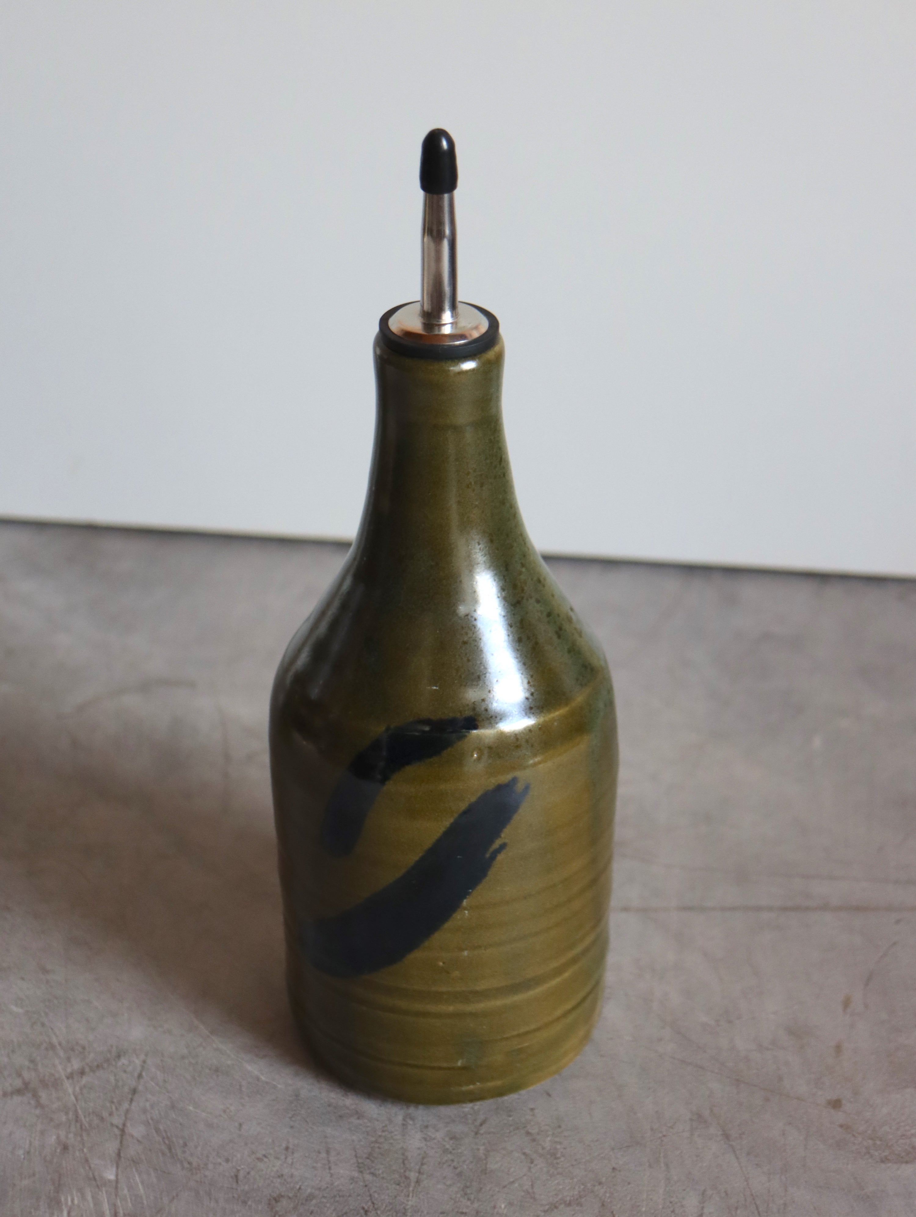 Large Oil Pourer in Moss and Oxide Brushwork