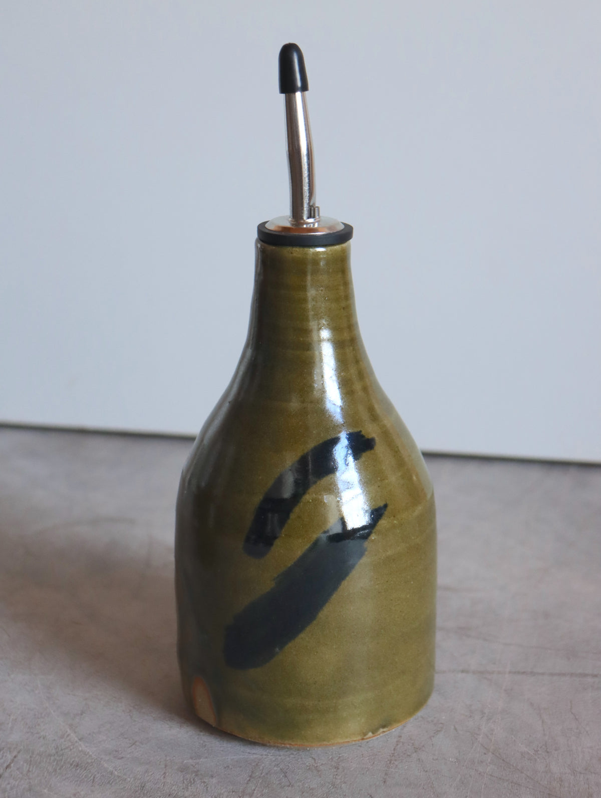 Medium Oil Pourer in Moss and Oxide Brushwork