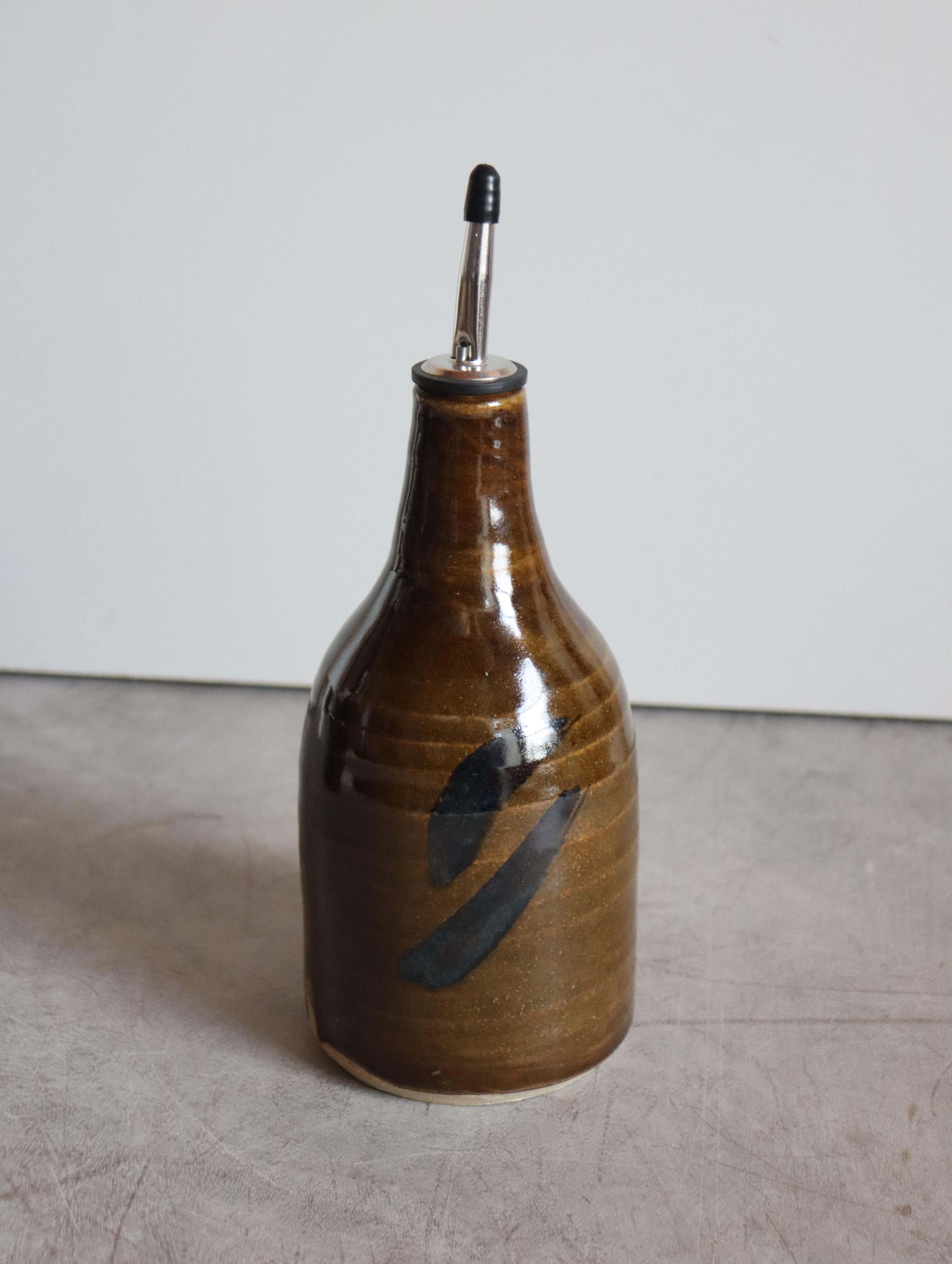 Large Oil Pourer in Umber and Oxide Brushwork