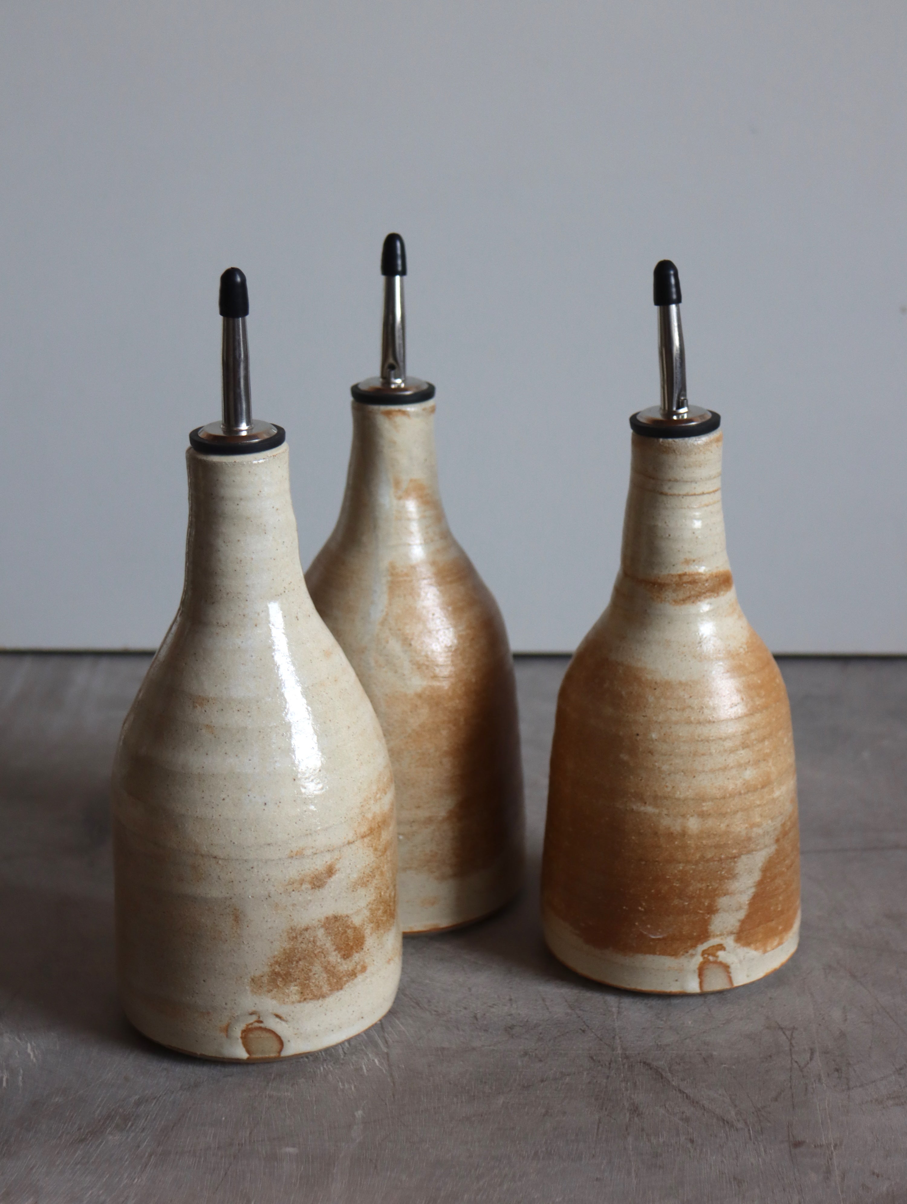 Oil Pourer in Iron-rich White