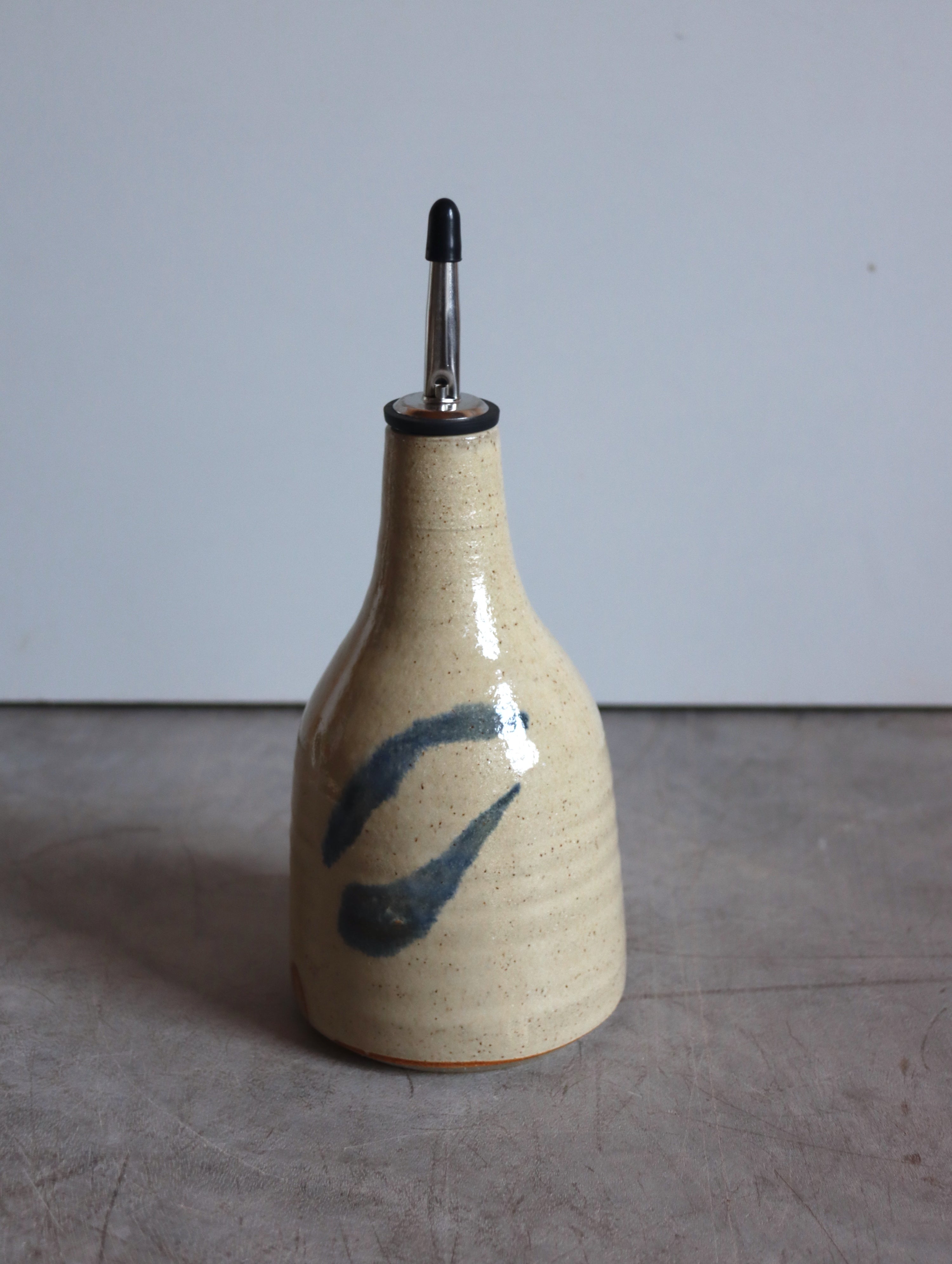 Medium Oil Pourer in White and Blue Oxide Brushwork