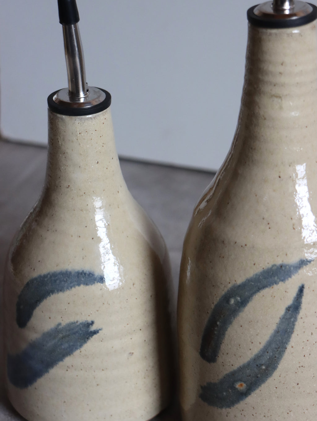 Medium Oil Pourer in White and Blue Oxide Brushwork