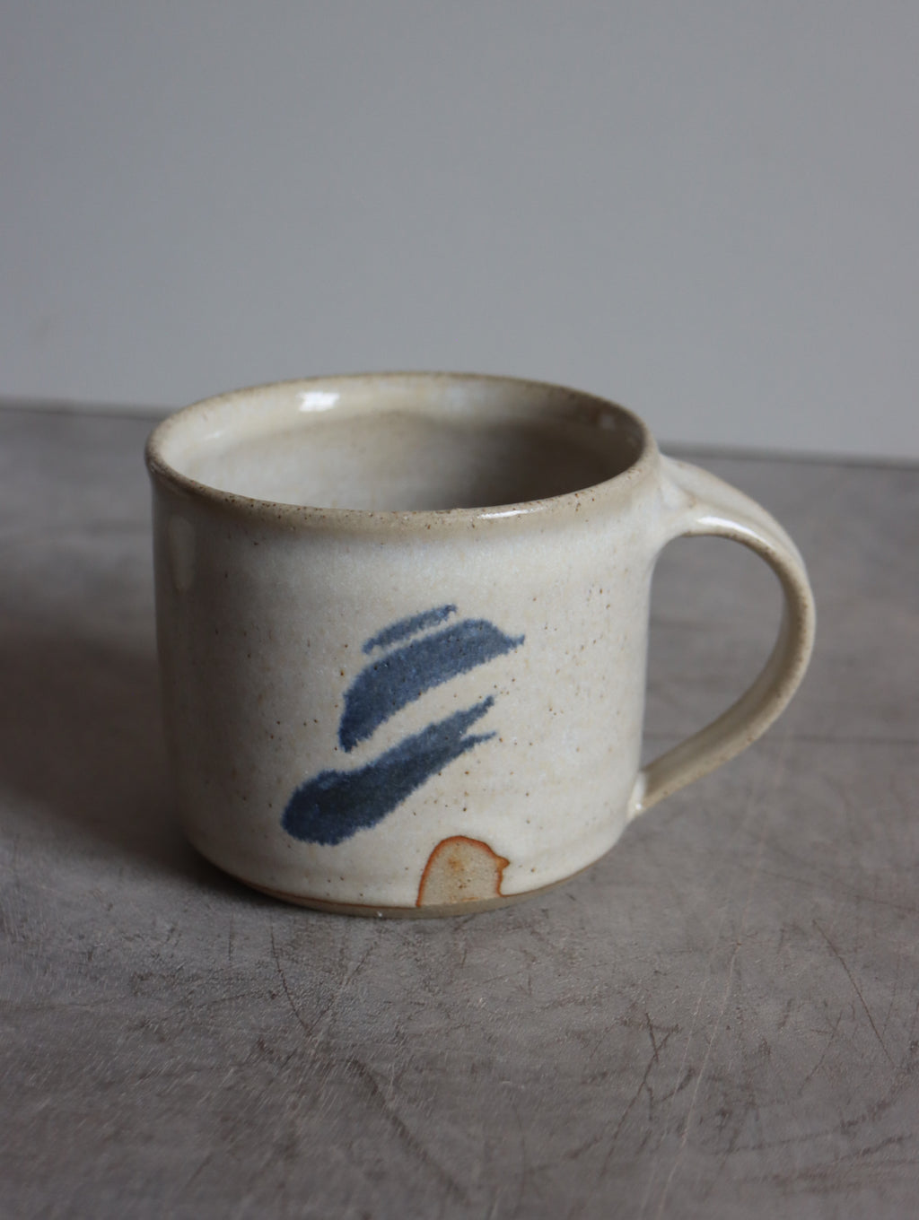 Mug in Speckle White and Blue Brushwork (10oz)