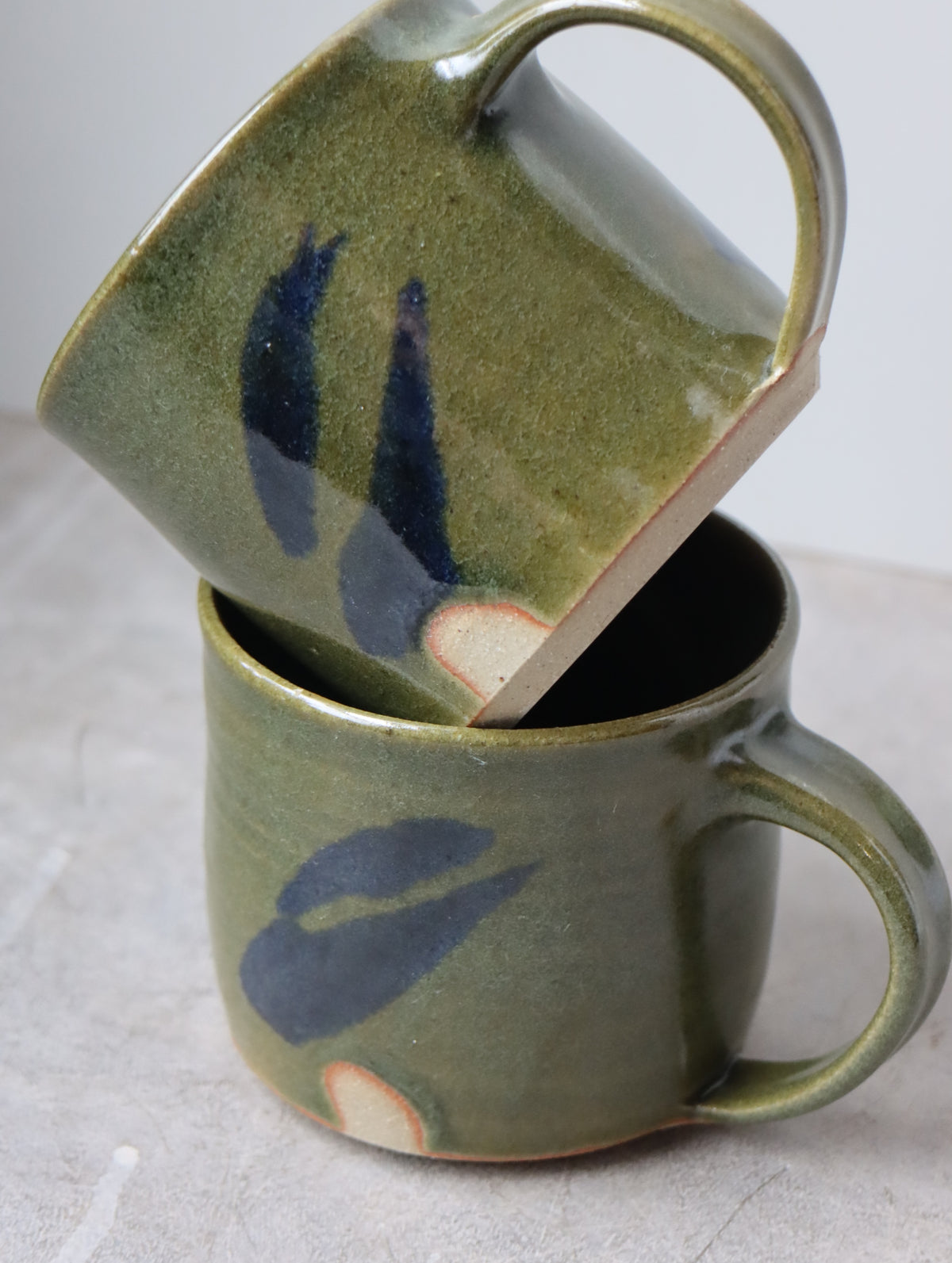 Mug in Moss and Oxide Brushwork (10oz)