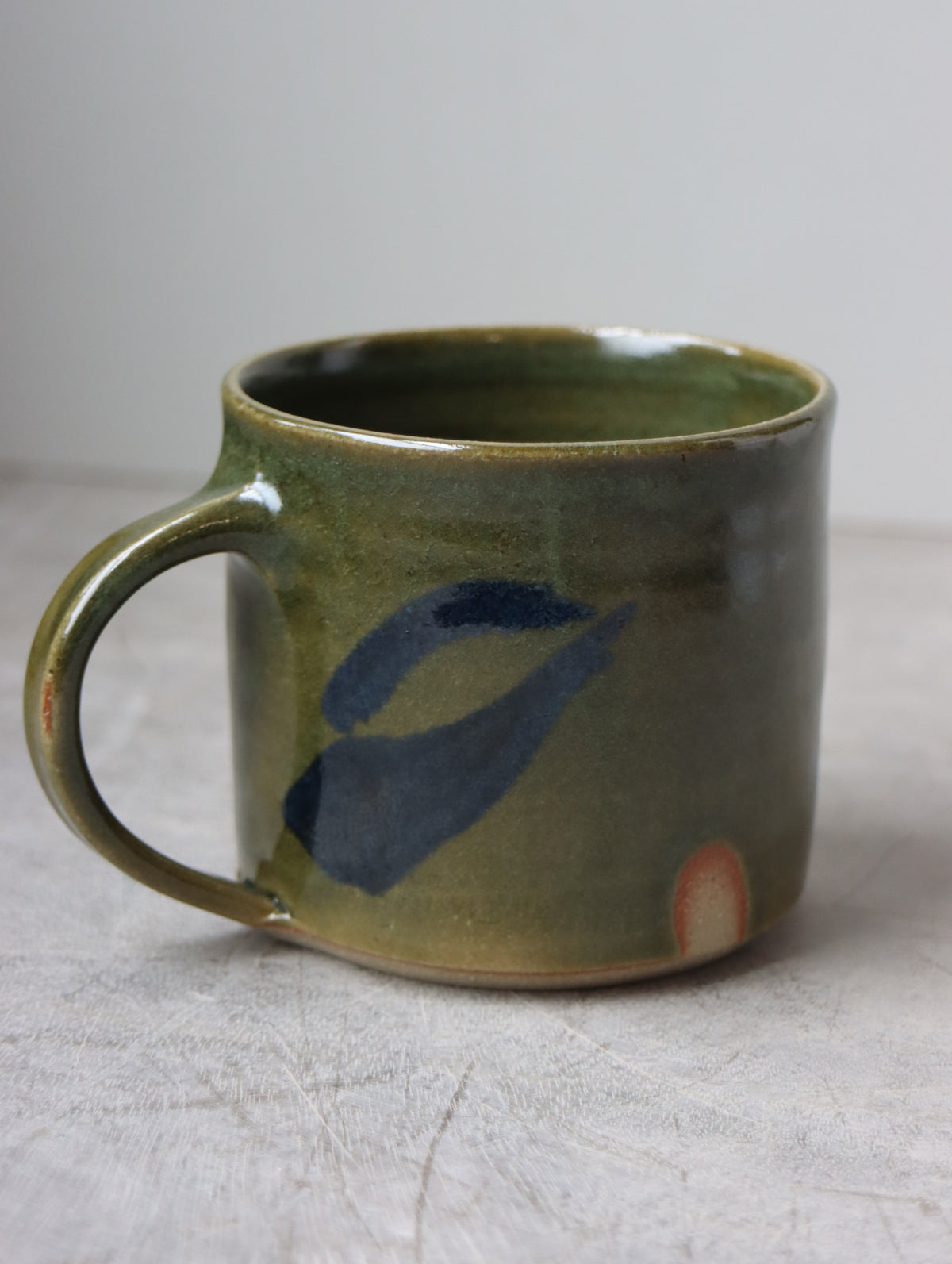 Mug in Moss and Oxide Brushwork (10oz)